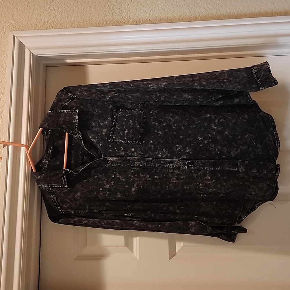 COPY - Torrid size 00. Long sleeve blouse. 100% rayon. Burgundy , Black on anot…